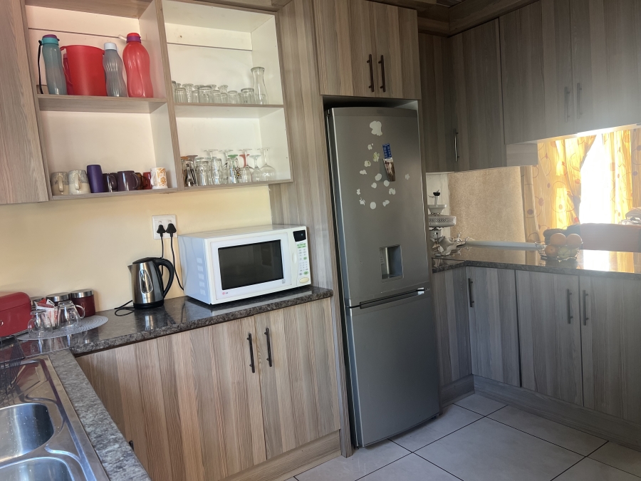 3 Bedroom Property for Sale in Geelhoutpark North West